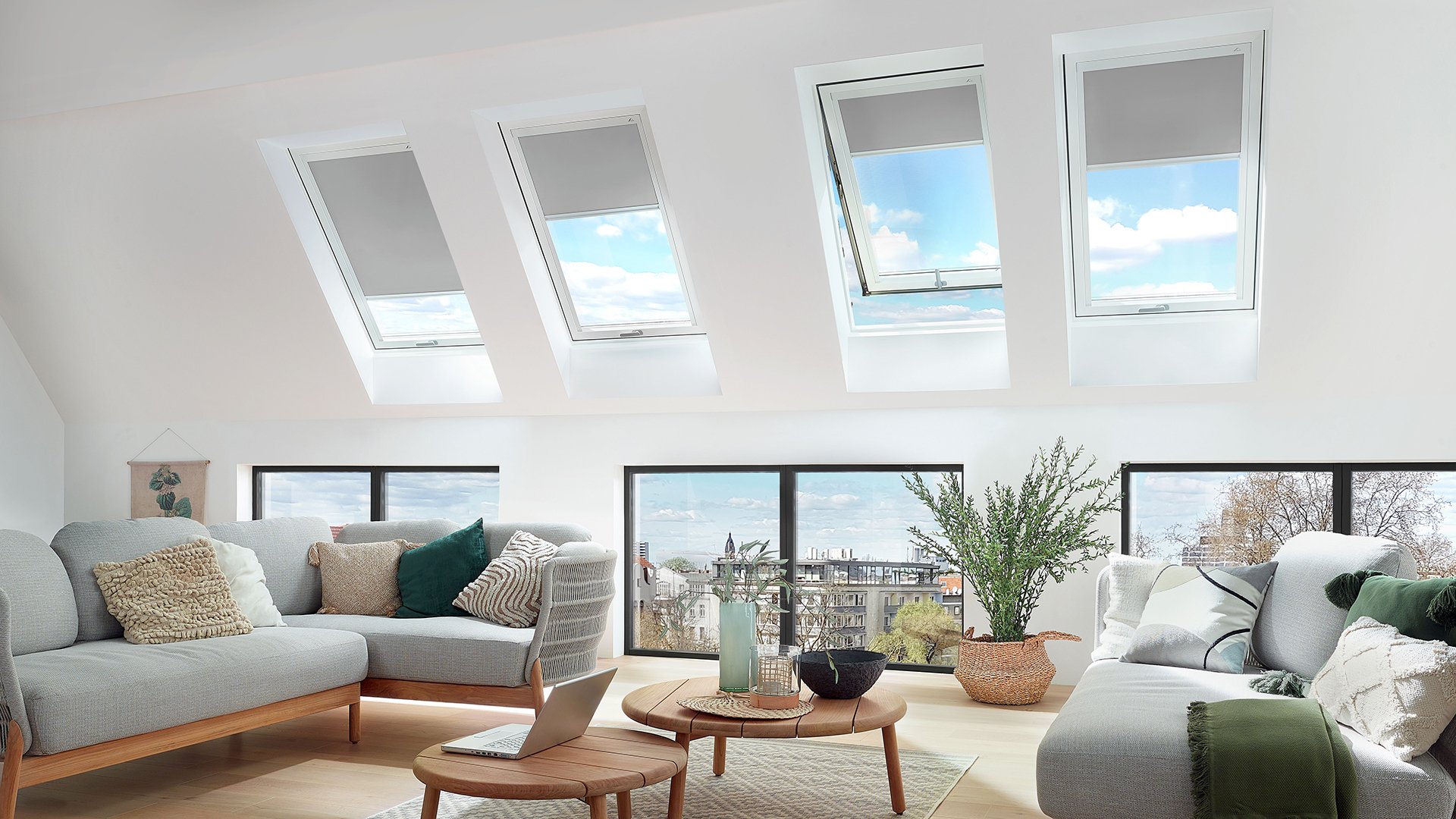 header-roof-window-roto-r8-1920x1080px