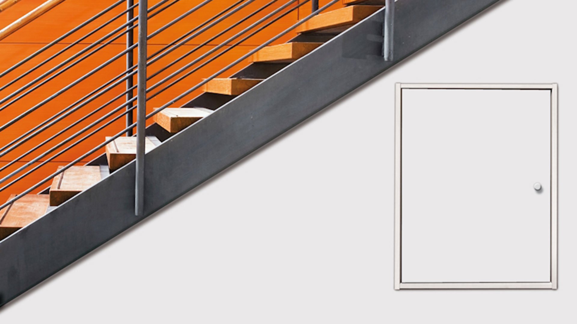 Kniestocktüre unter Treppe