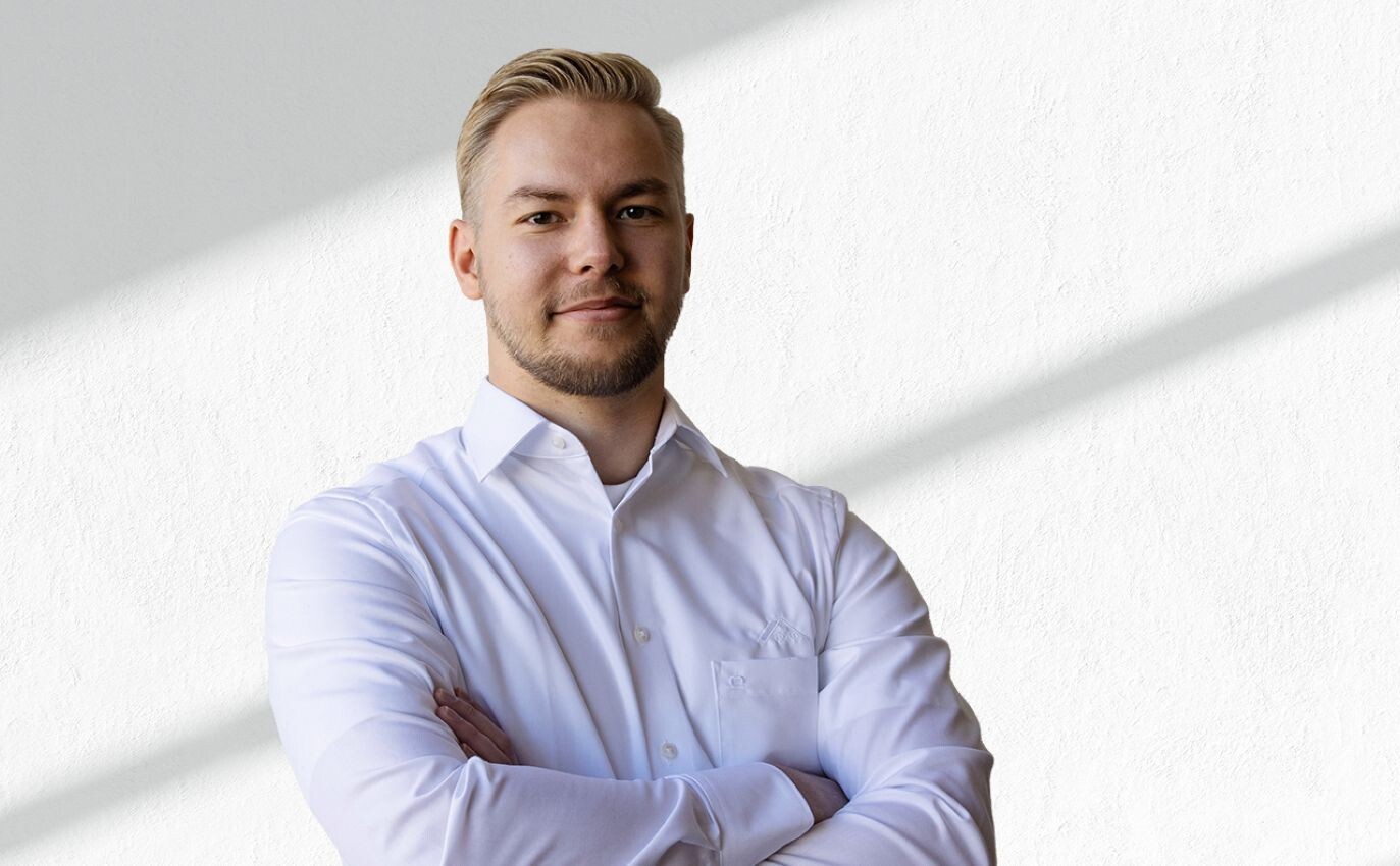 Friedhelm Brandt_Roto Hintergrund_Webseite_1373x850px