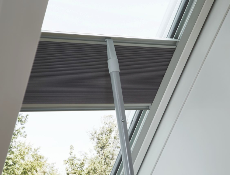 Roto Faltstore als freigestelltes Produktfoto