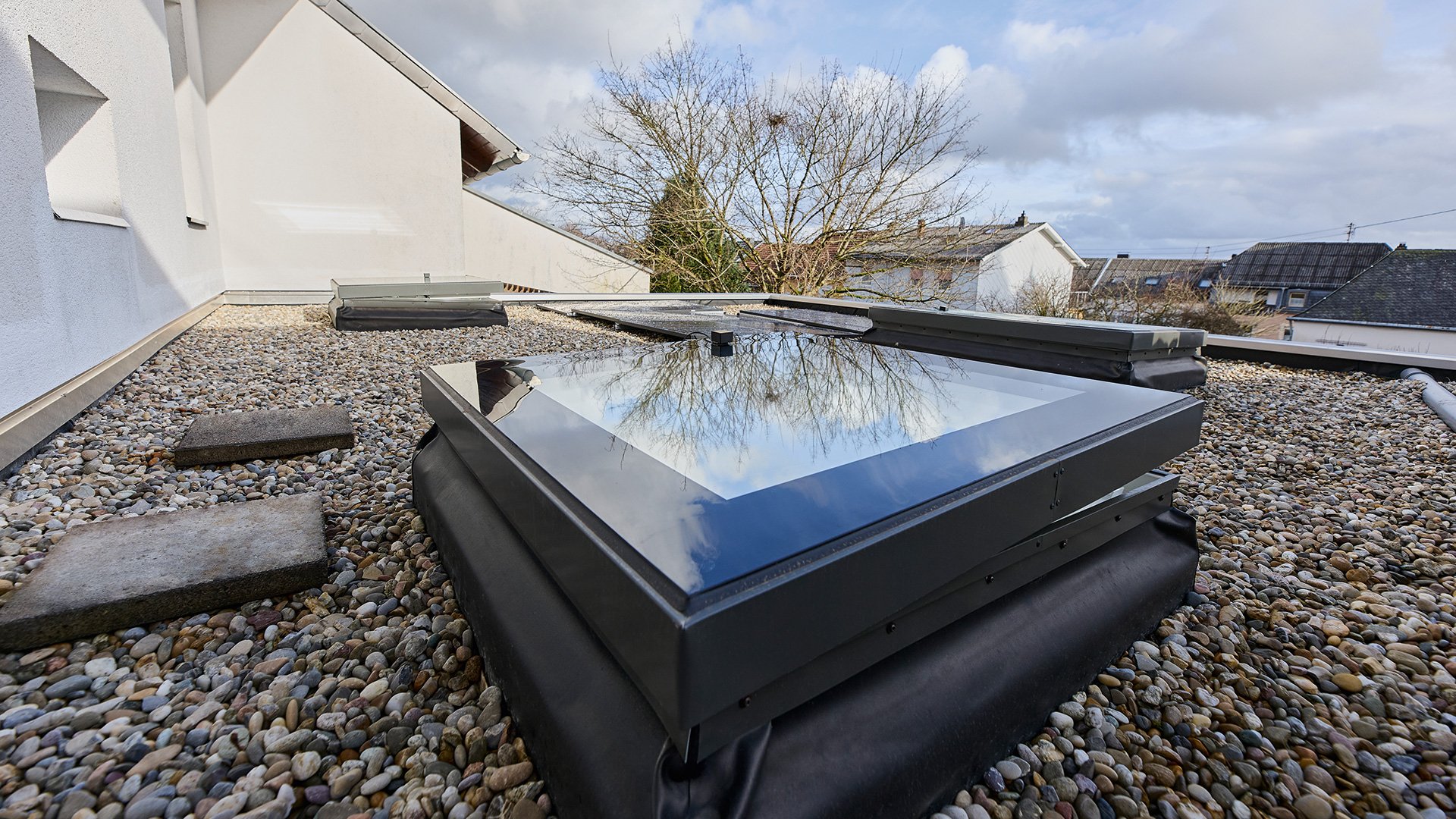 flachdach-mit-roto-fenster-1920x1080px