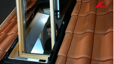 Roto Klapp-Schwingfenster 84 putzen