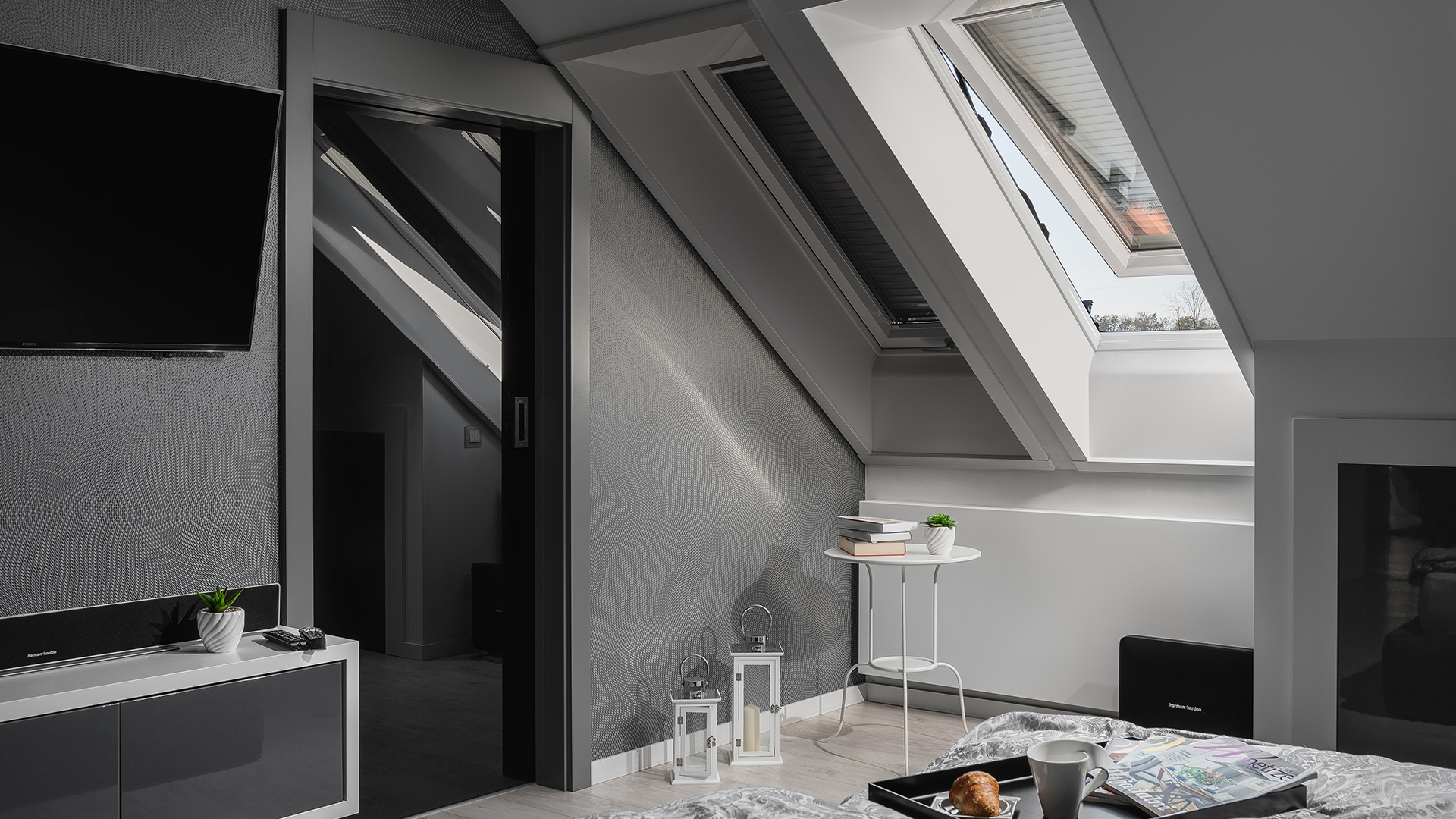 Esszimmer im Dachgeschoss mit Dachfenstern