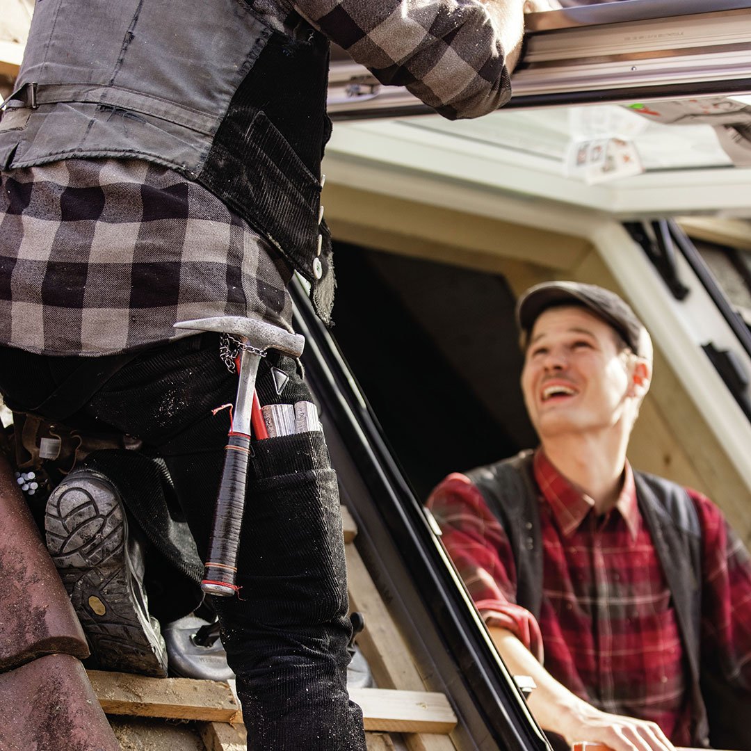 roofer-at-work-1080x1080px