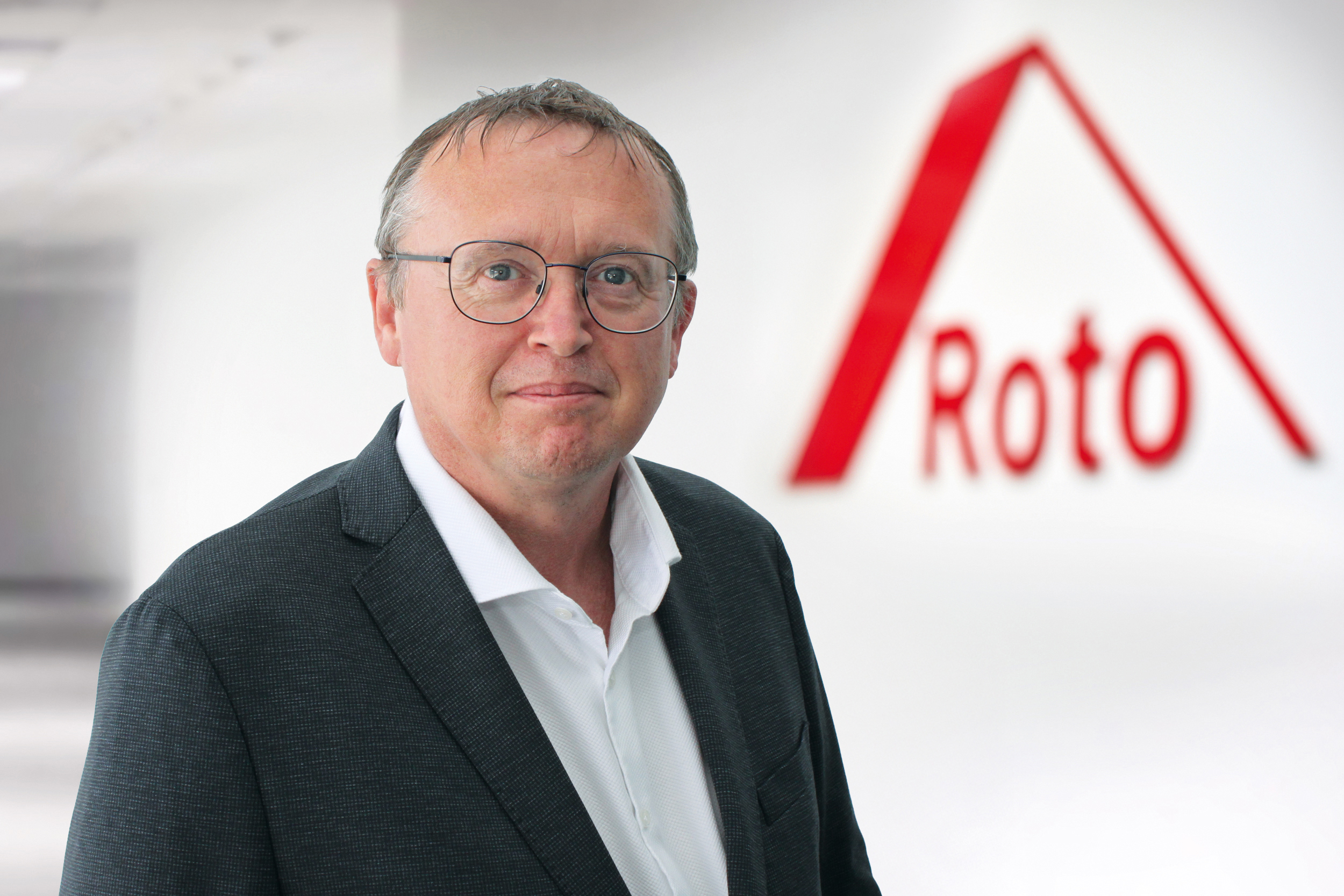 Roto_Mitarbeiter_Staudinger_mit Logo_RGB