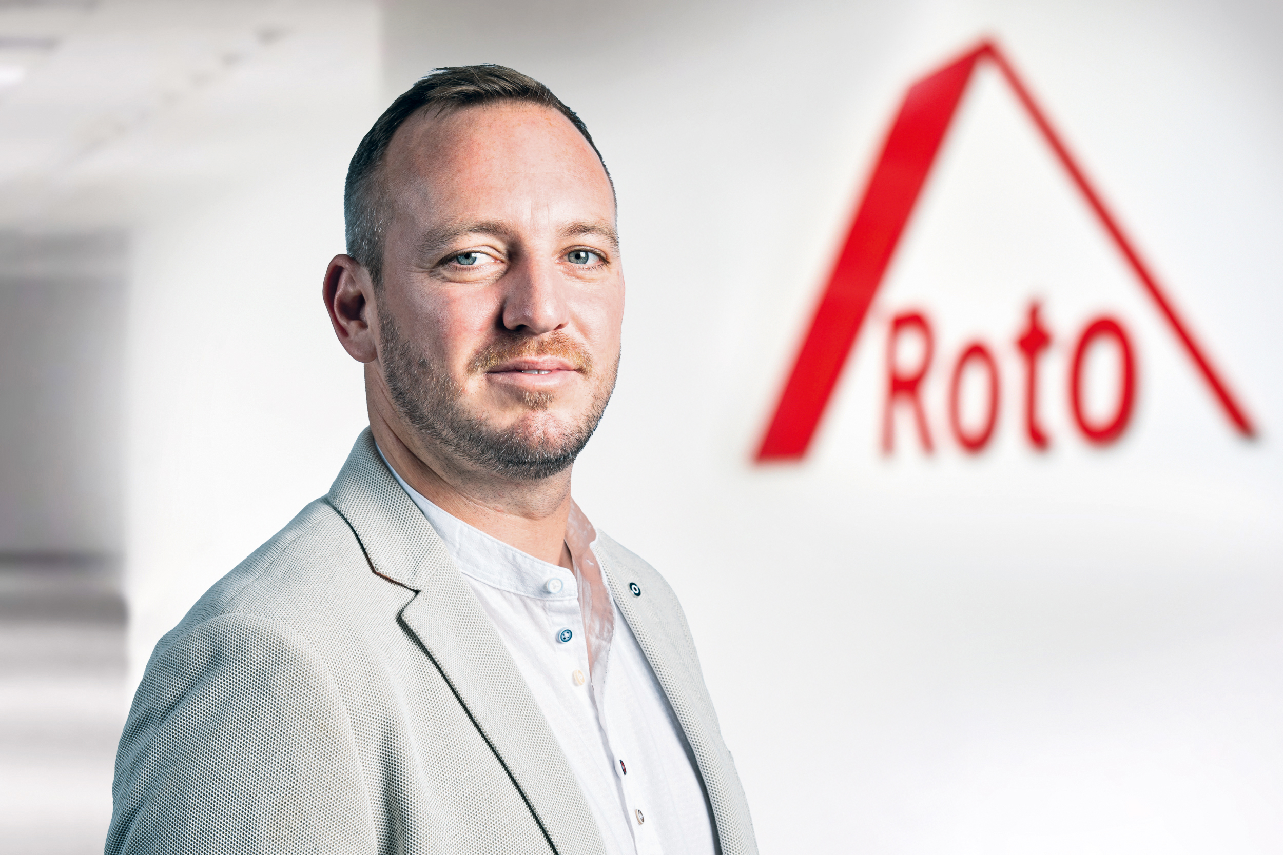 Roto_Mitarbeiter_Golser_mit Logo_RGB