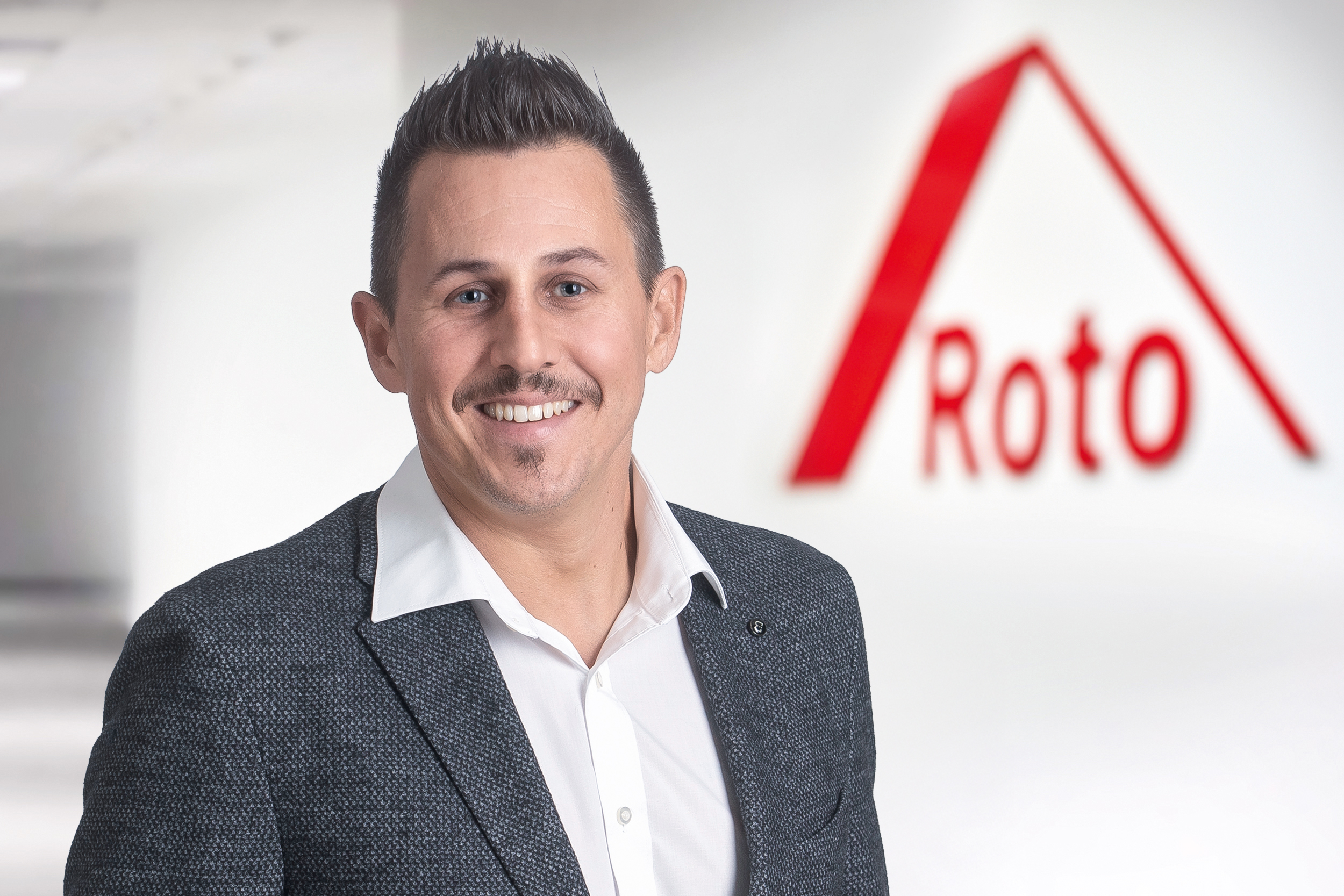 Roto_Mitarbeiter_Valorzi_mit Logo_RGB