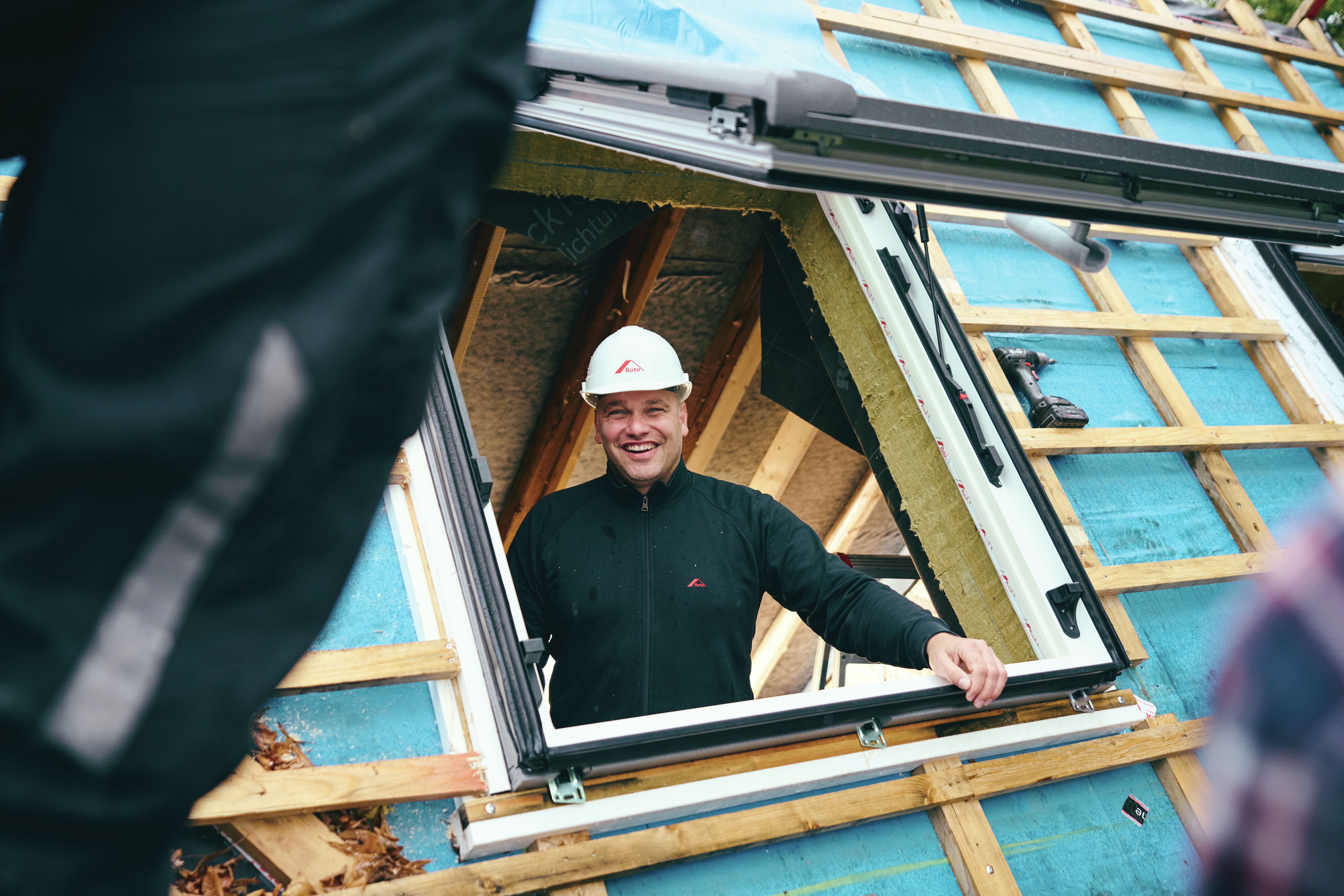 Dachfenster einbauen Handwerker Roto